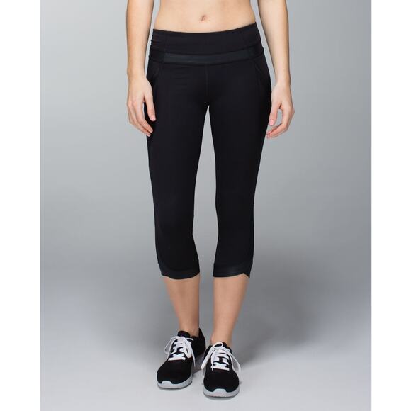 Lululemon Women's Size 4 Chase‎ Me Crop II Black Leggings - Picture 1 of 13